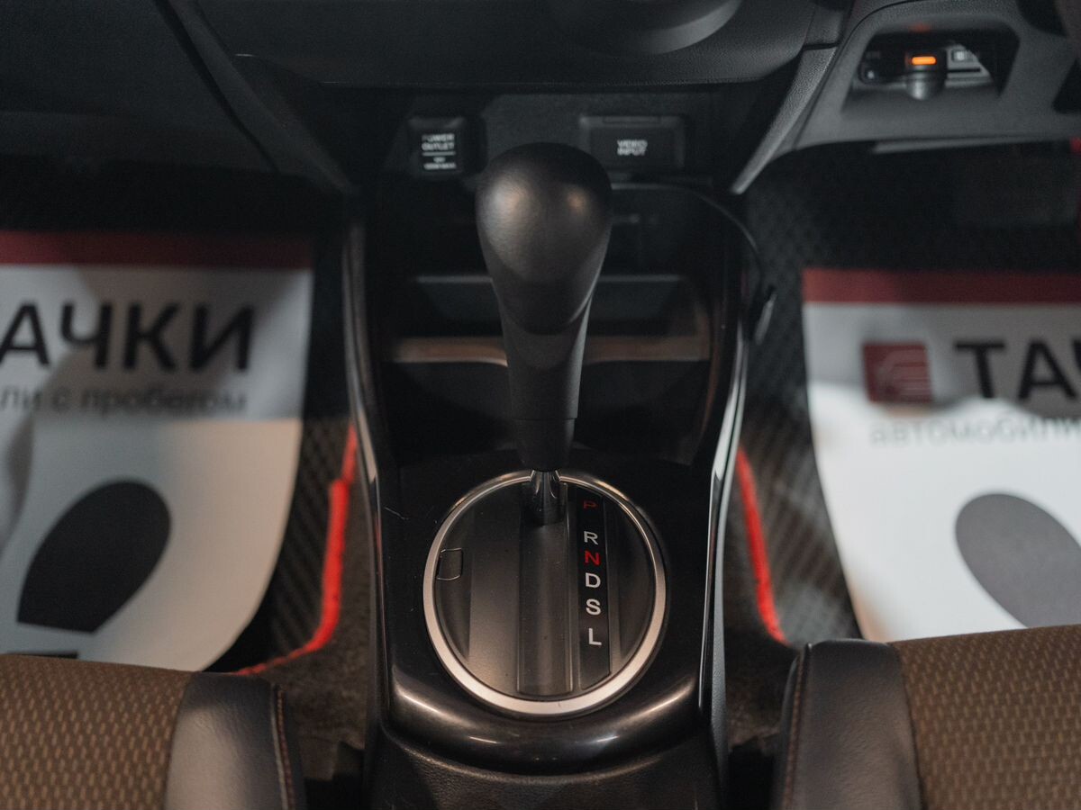 Honda Fit Shuttle 2012 - фото автомобиля