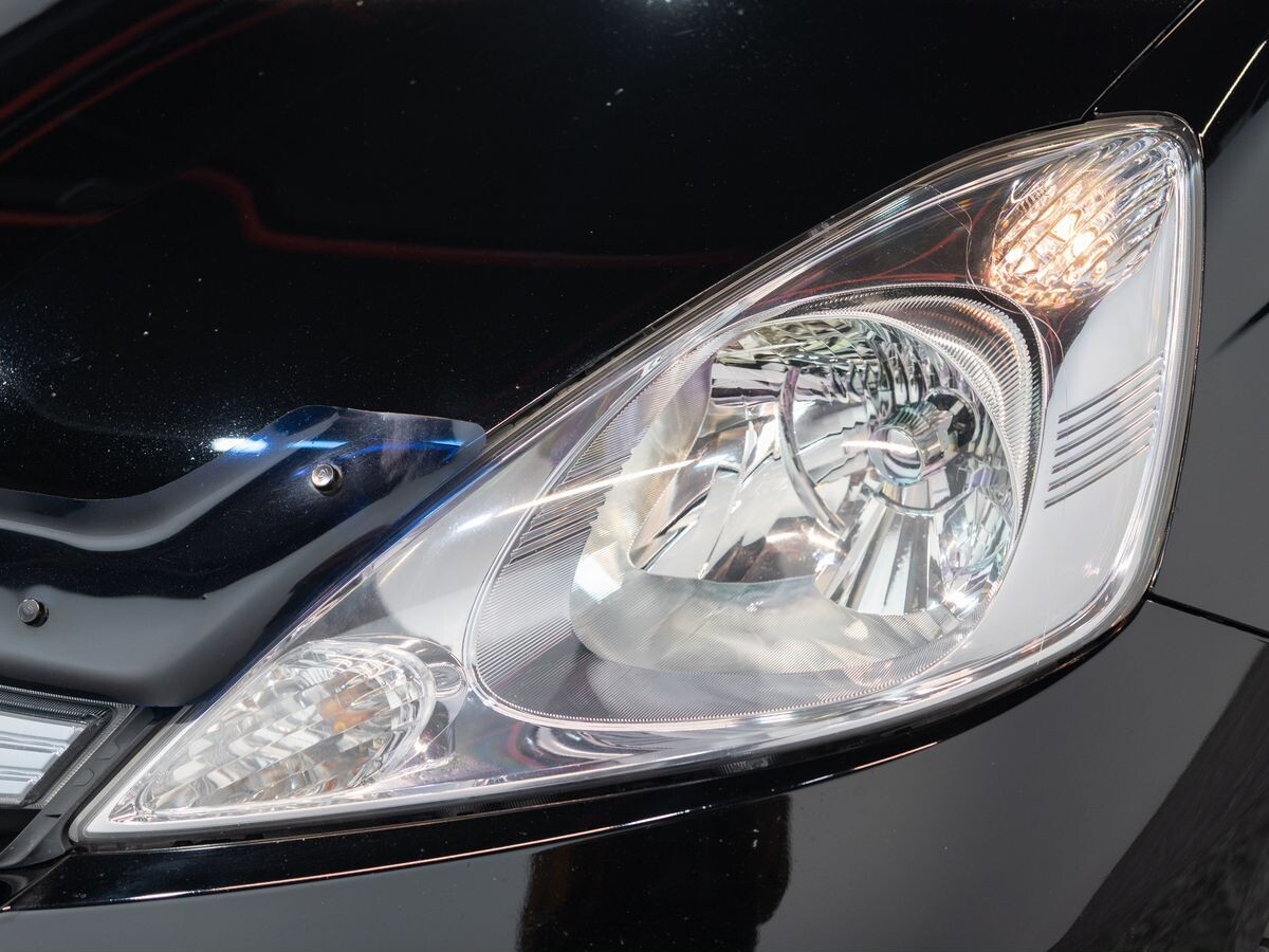 Honda Fit Shuttle 2012 - фото автомобиля