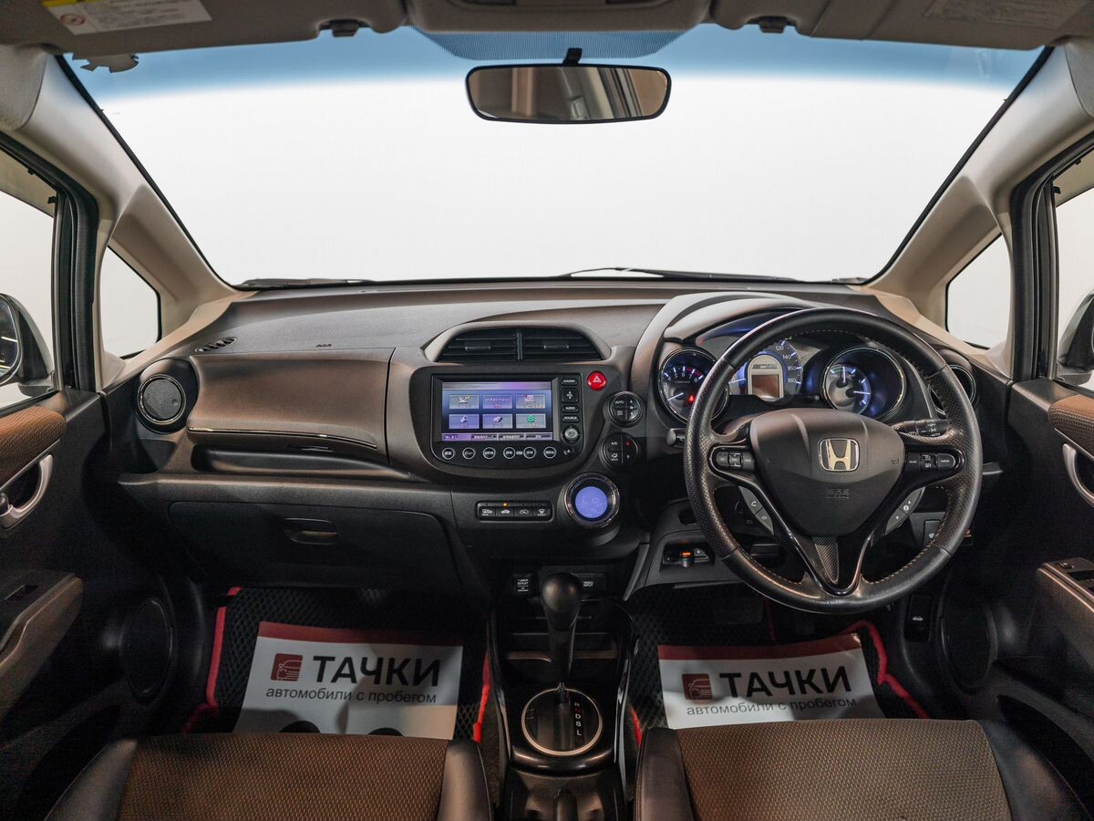 Honda Fit Shuttle 2012 - фото автомобиля