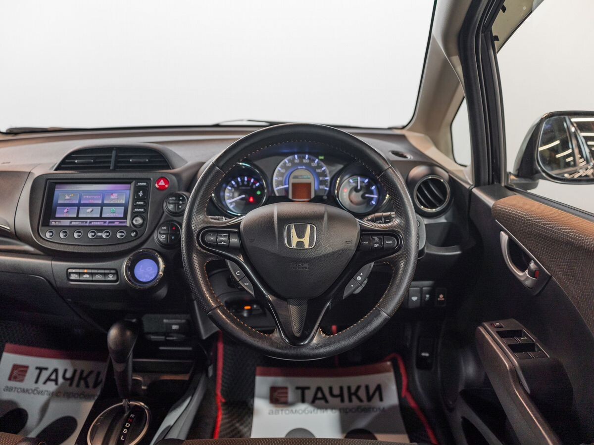 Honda Fit Shuttle 2012 - фото автомобиля