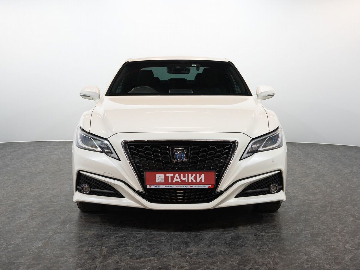 Toyota Crown 2018 - фото автомобиля