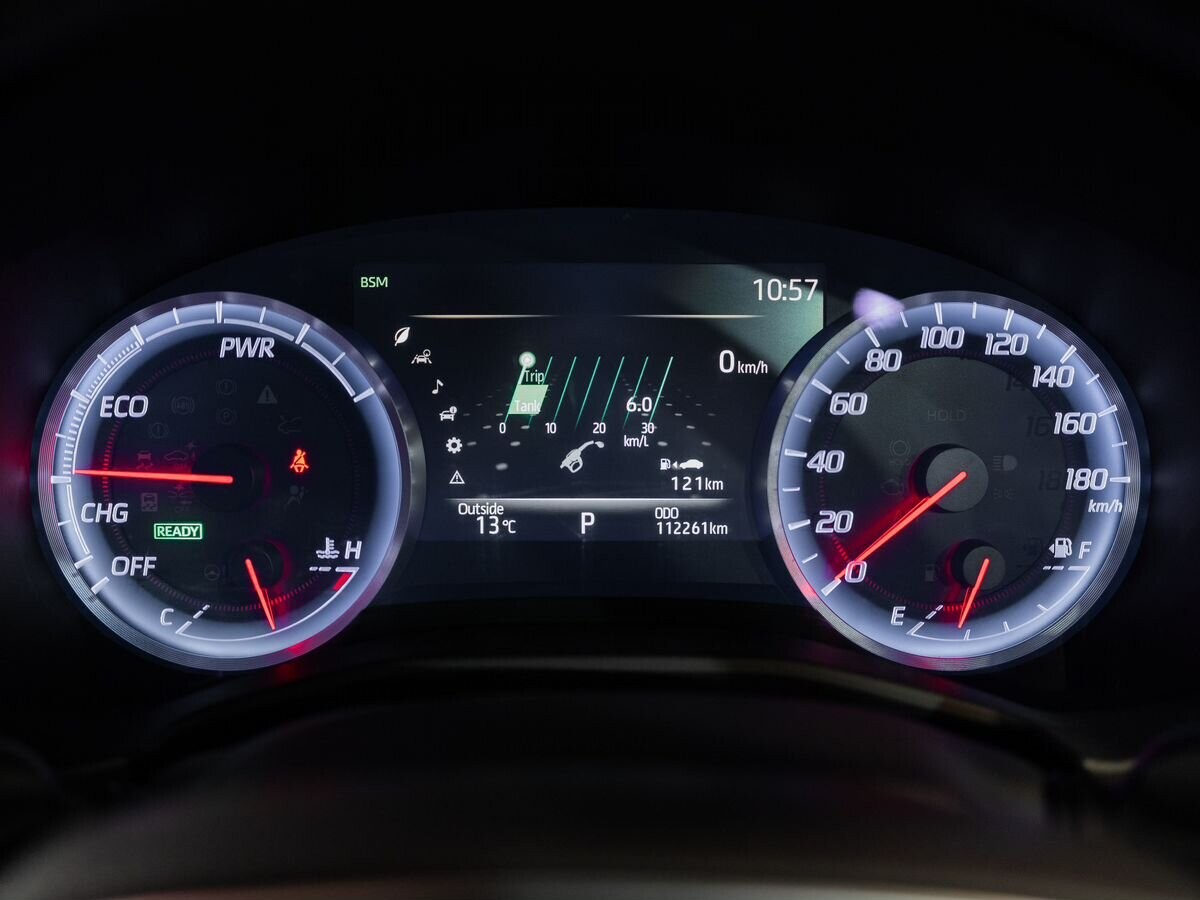 Toyota Crown 2018 - фото автомобиля