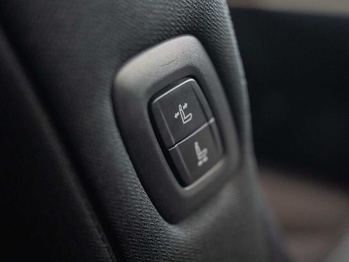 Toyota Crown 2018 - фото автомобиля