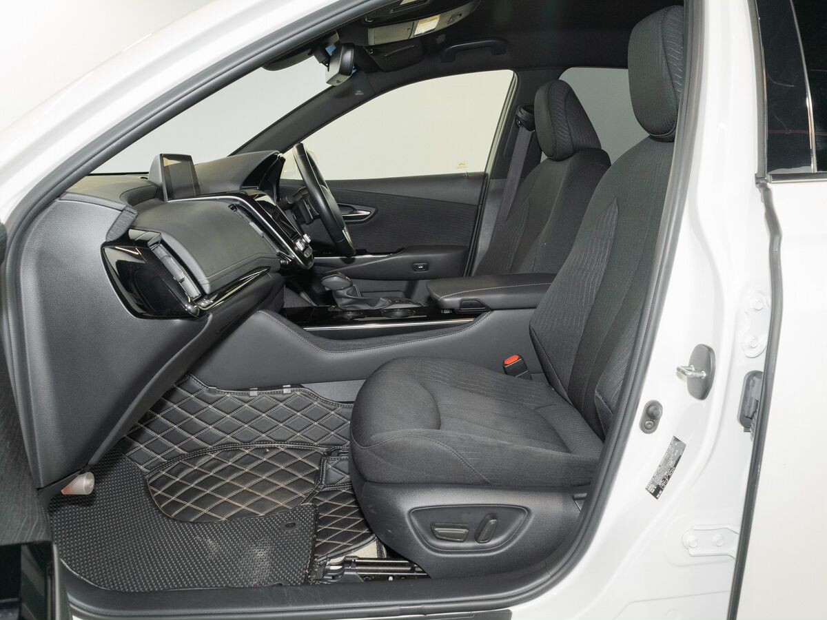 Toyota Crown 2018 - фото автомобиля