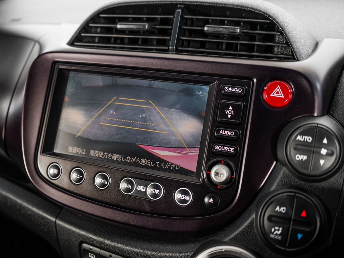 Honda Fit 2010 - фото автомобиля