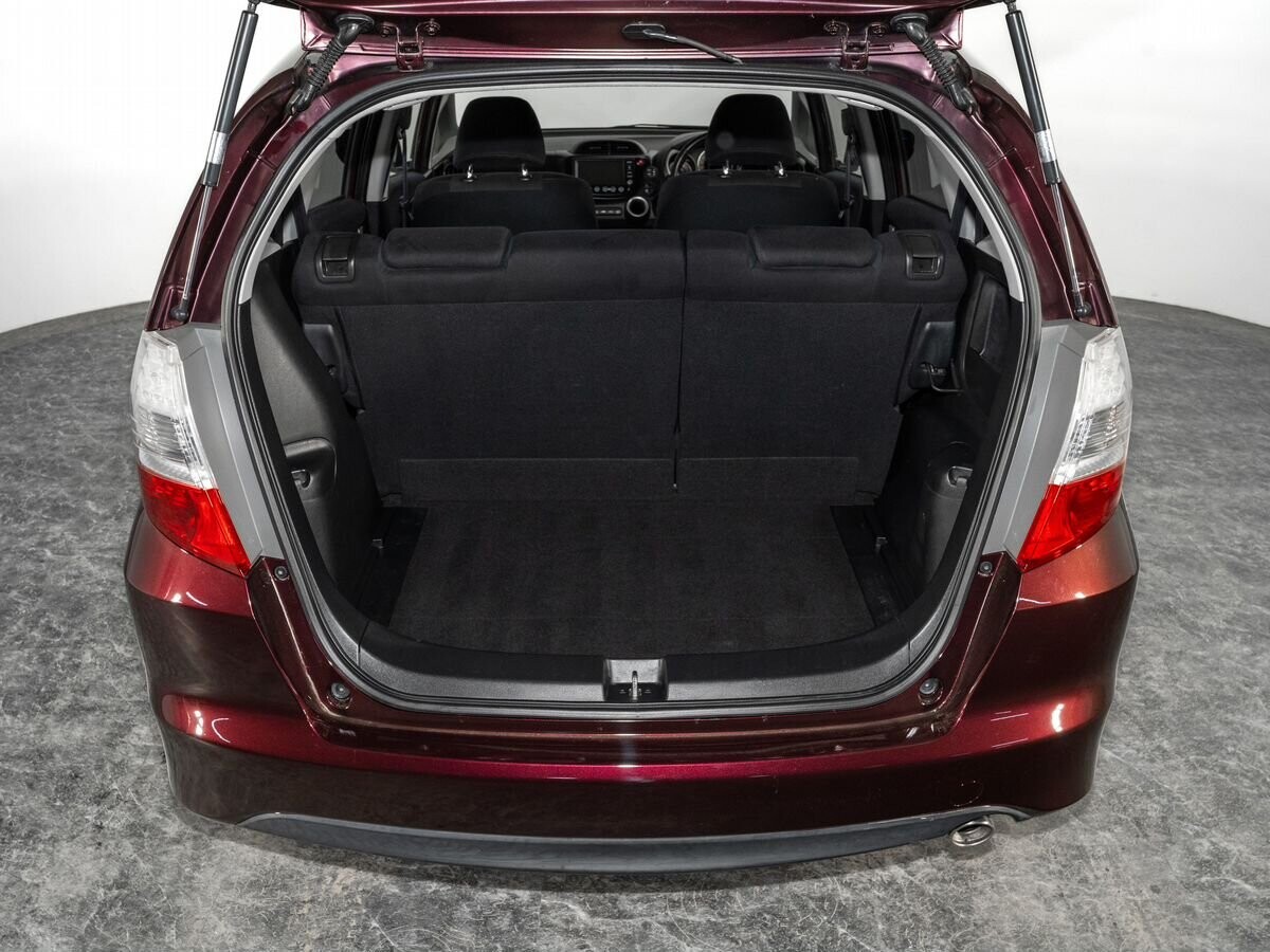 Honda Fit 2010 - фото автомобиля