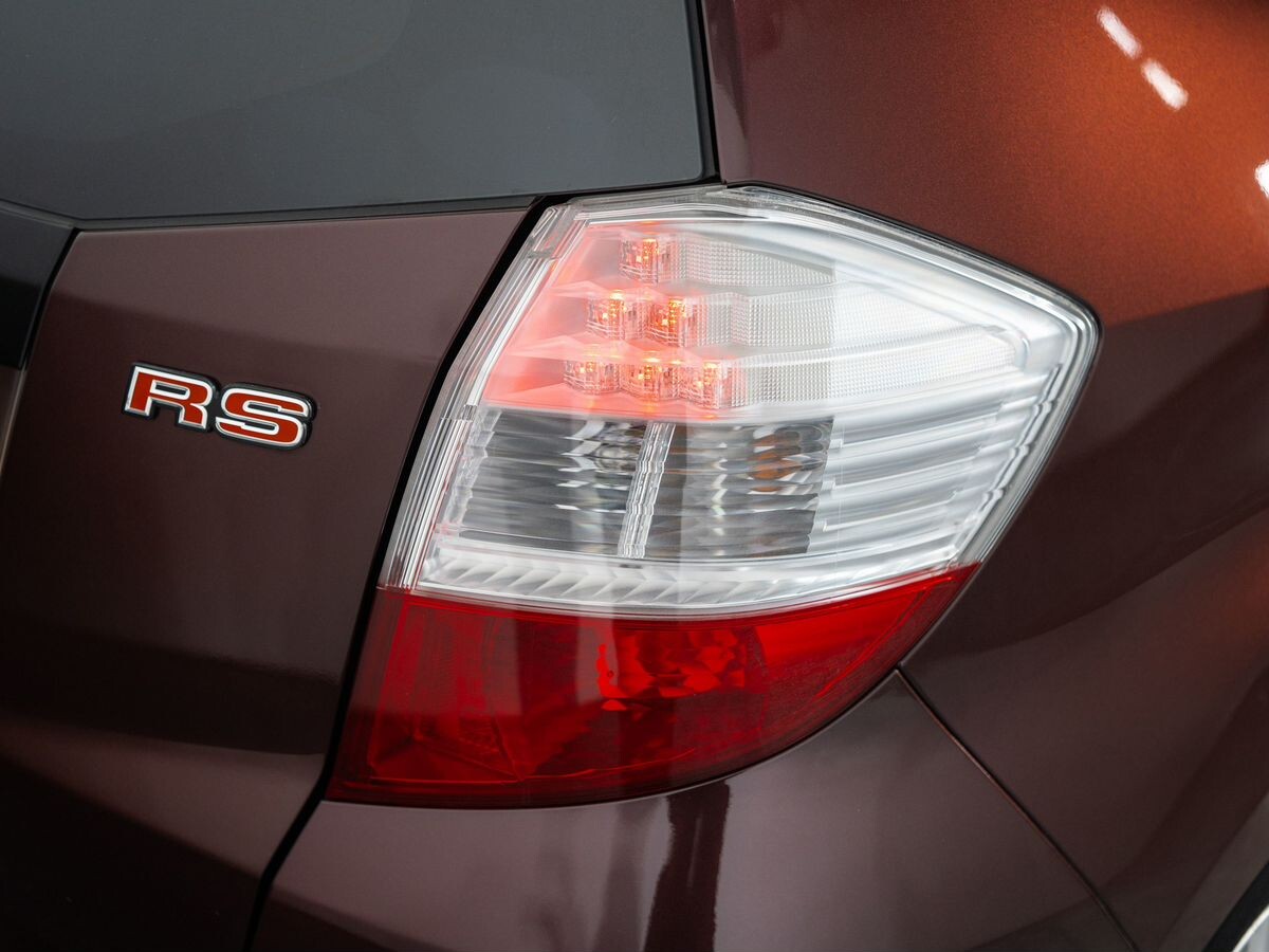 Honda Fit 2010 - фото автомобиля