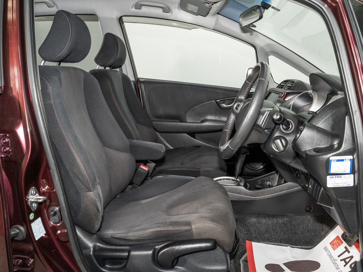 Honda Fit 2010 - фото автомобиля