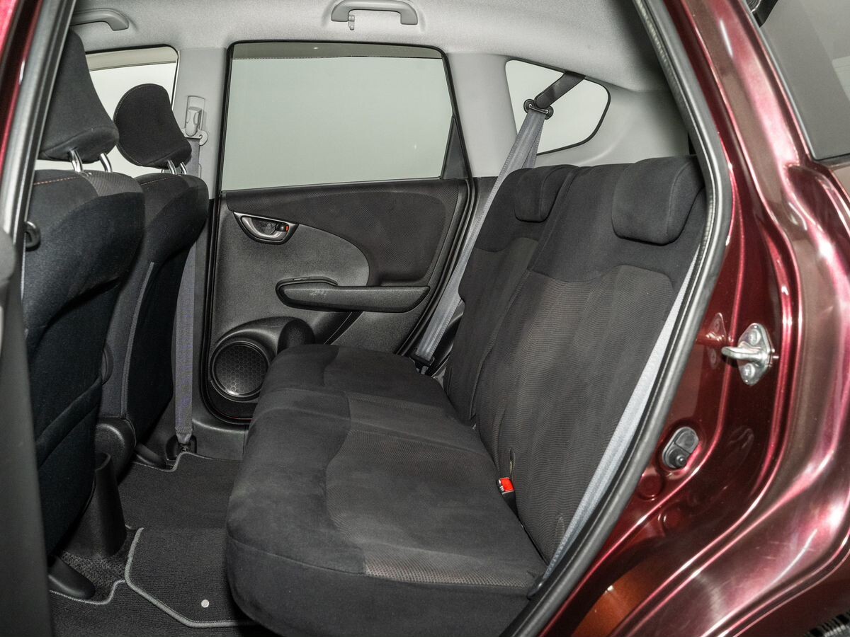 Honda Fit 2010 - фото автомобиля