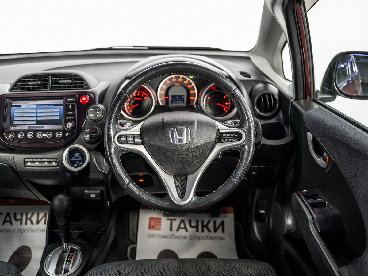 Honda Fit 2010 - фото автомобиля
