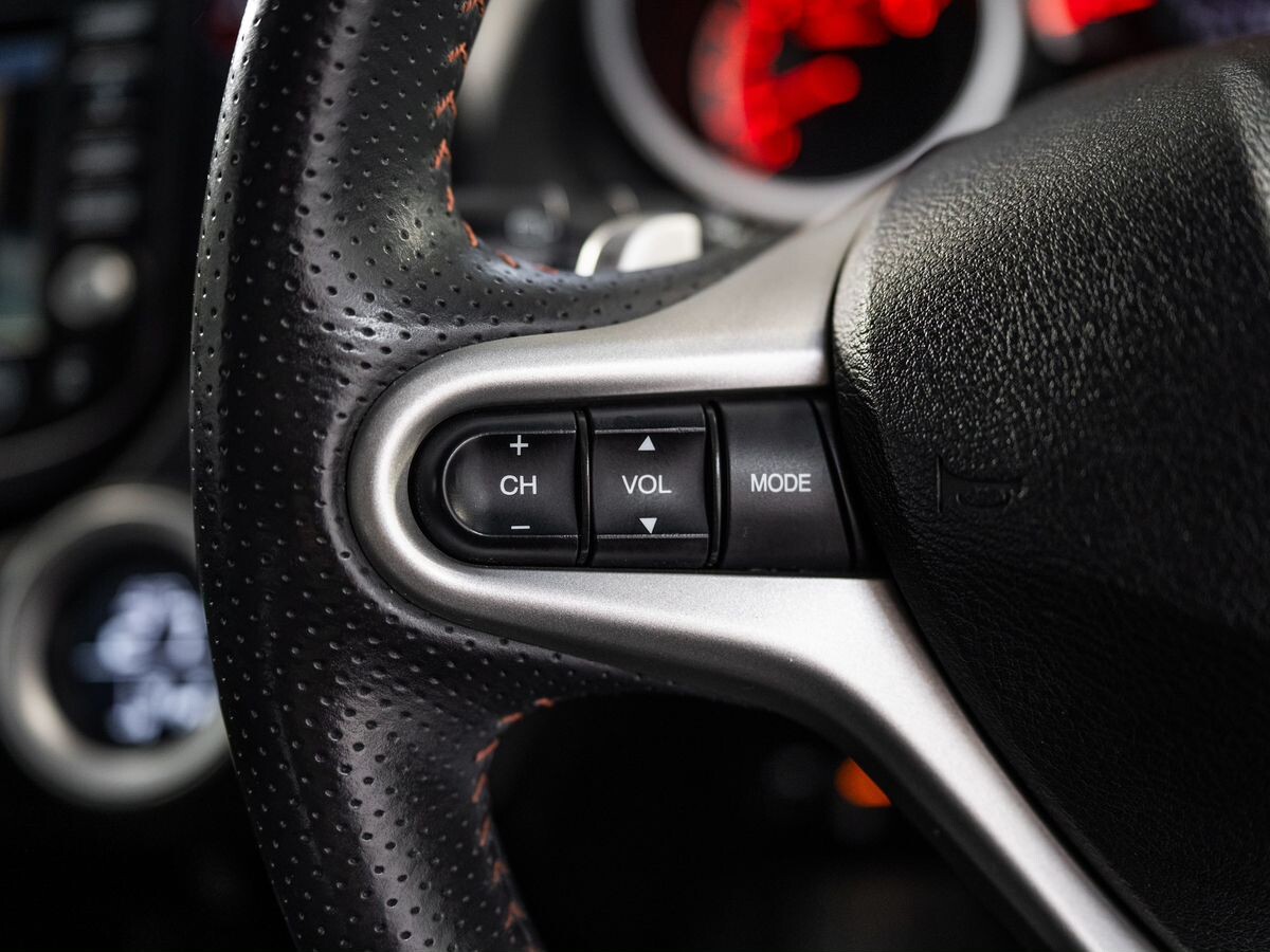 Honda Fit 2010 - фото автомобиля