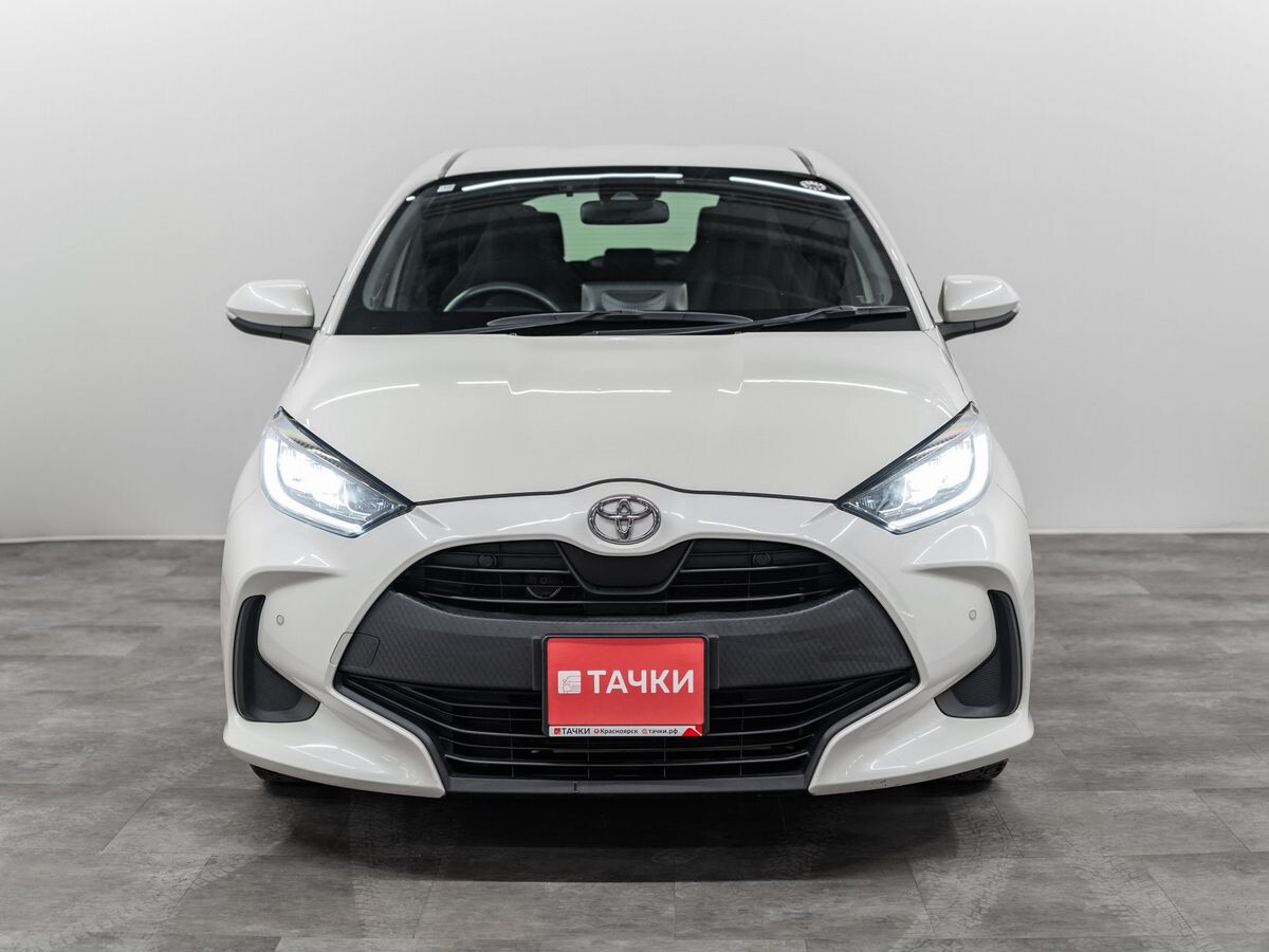 Toyota Yaris 2020 - фото автомобиля