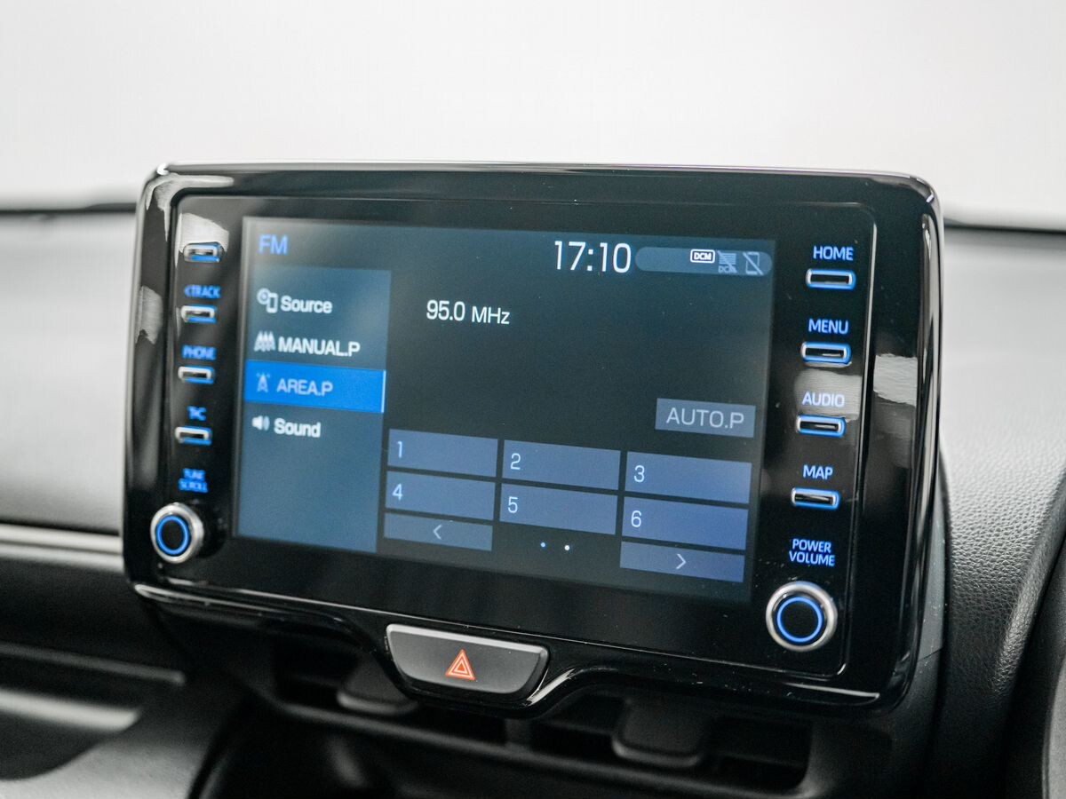 Toyota Yaris 2020 - фото автомобиля