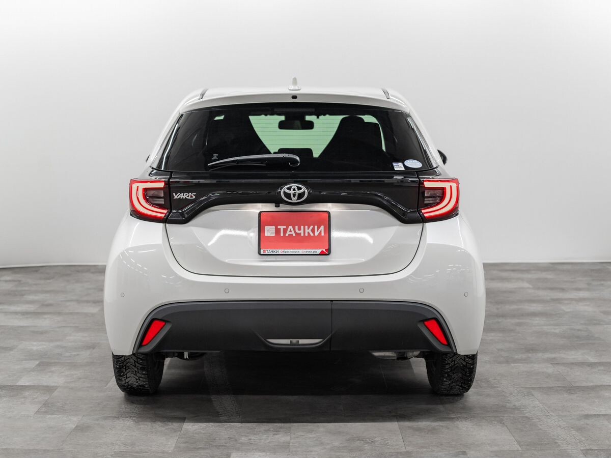 Toyota Yaris 2020 - фото автомобиля