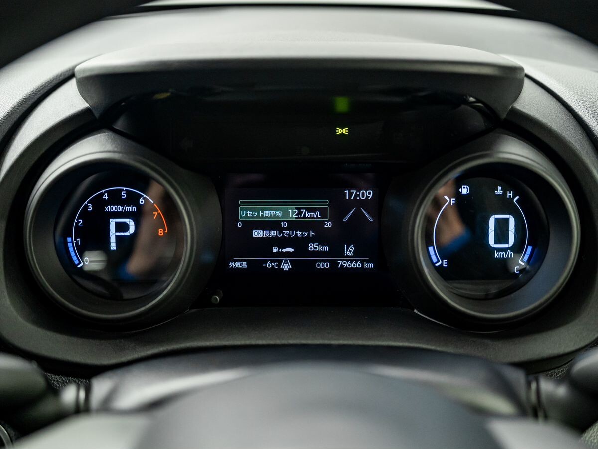 Toyota Yaris 2020 - фото автомобиля