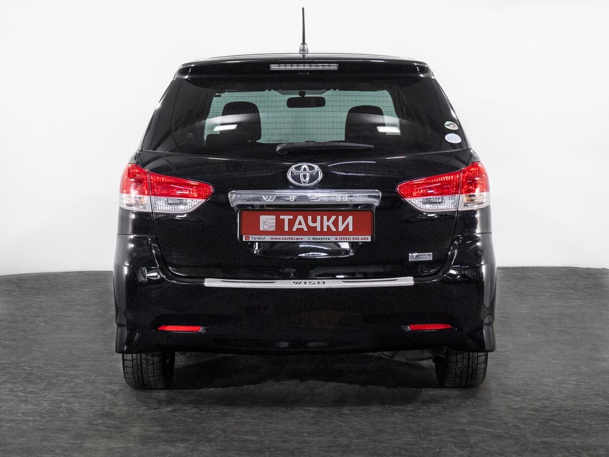 Toyota Wish 2010 - фото автомобиля
