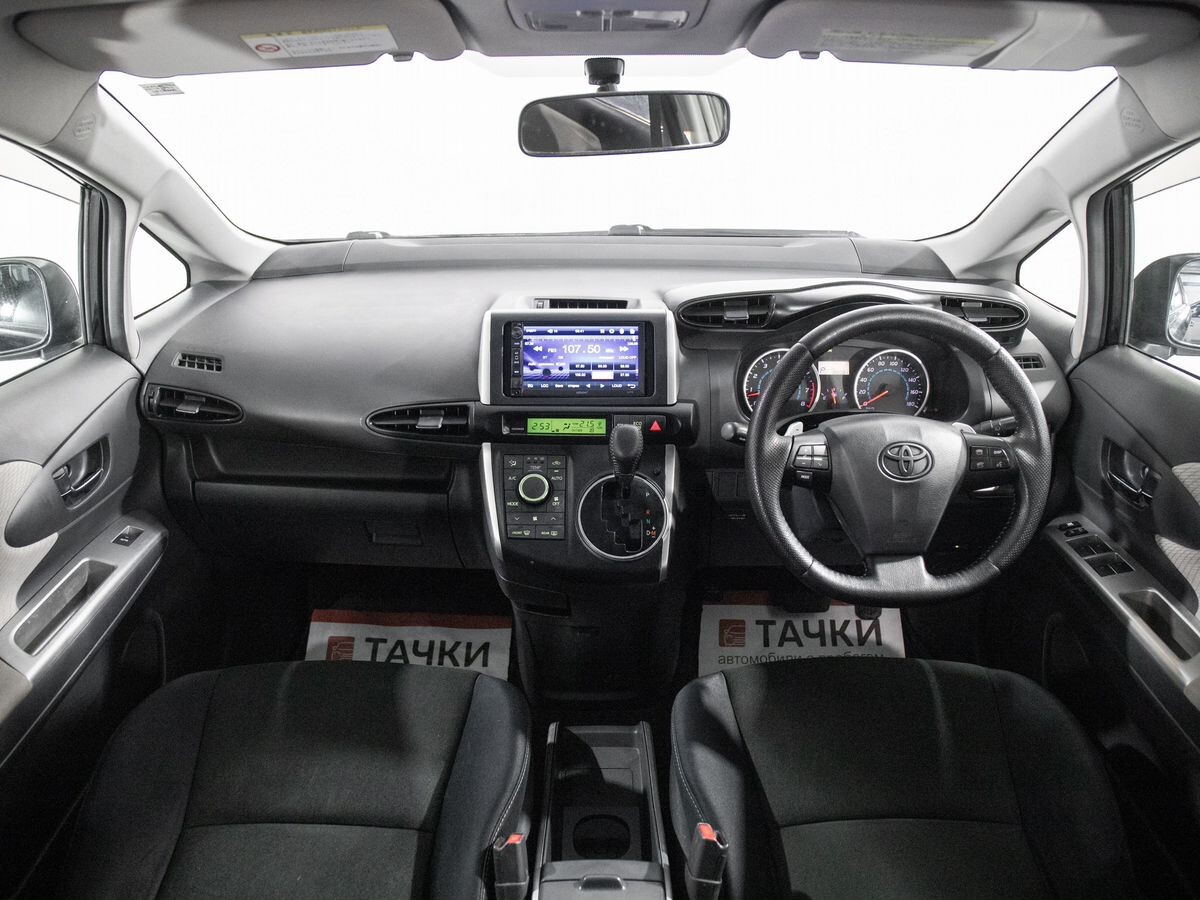 Toyota Wish 2010 - фото автомобиля