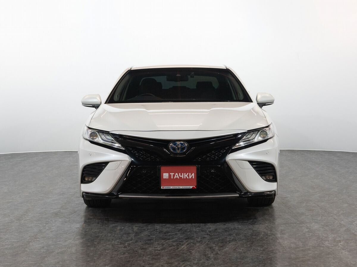 Toyota Camry 2018 - фото автомобиля