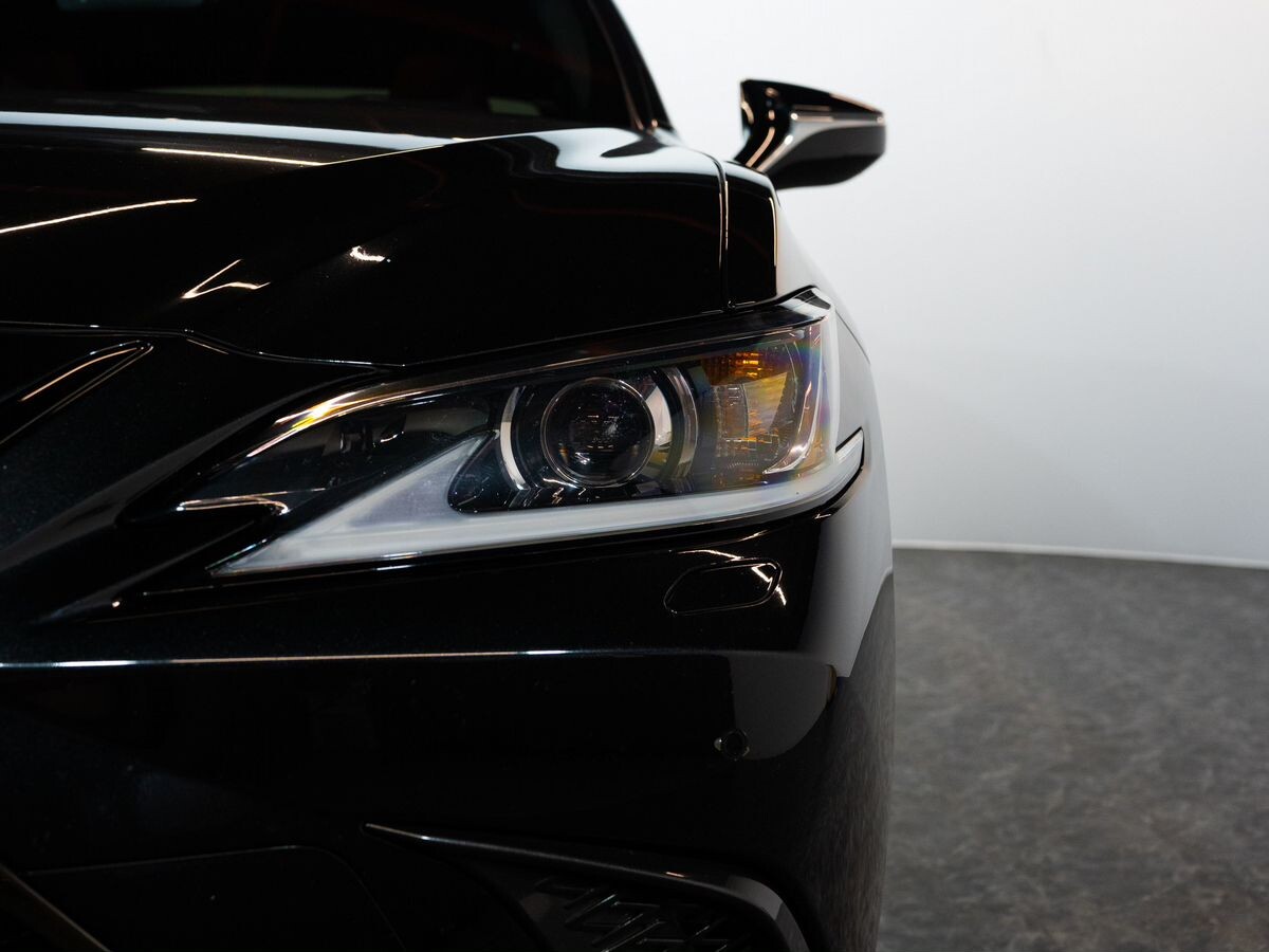 Lexus ES250 2021 - фото автомобиля