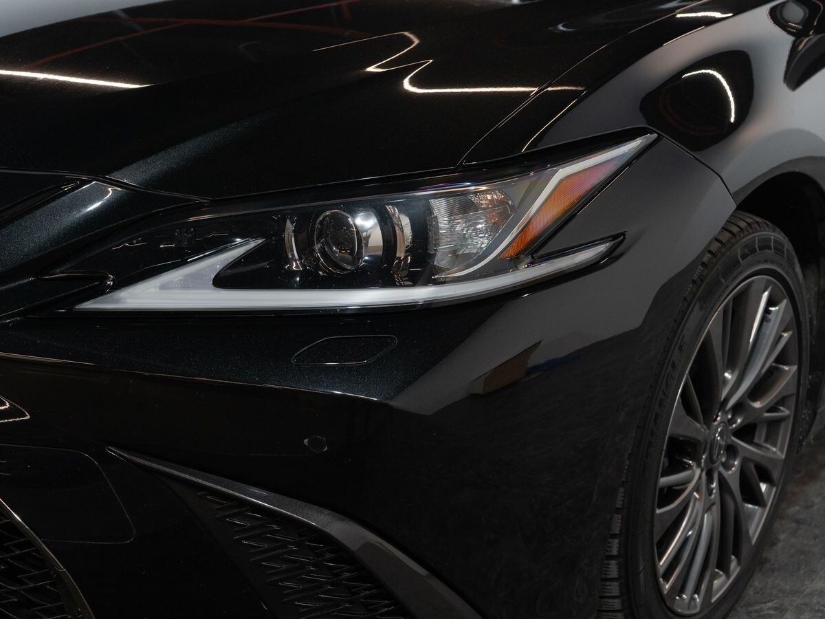 Lexus ES250 2021 - фото автомобиля