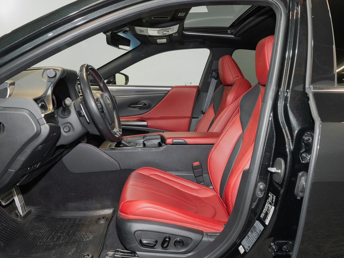 Lexus ES250 2021 - фото автомобиля