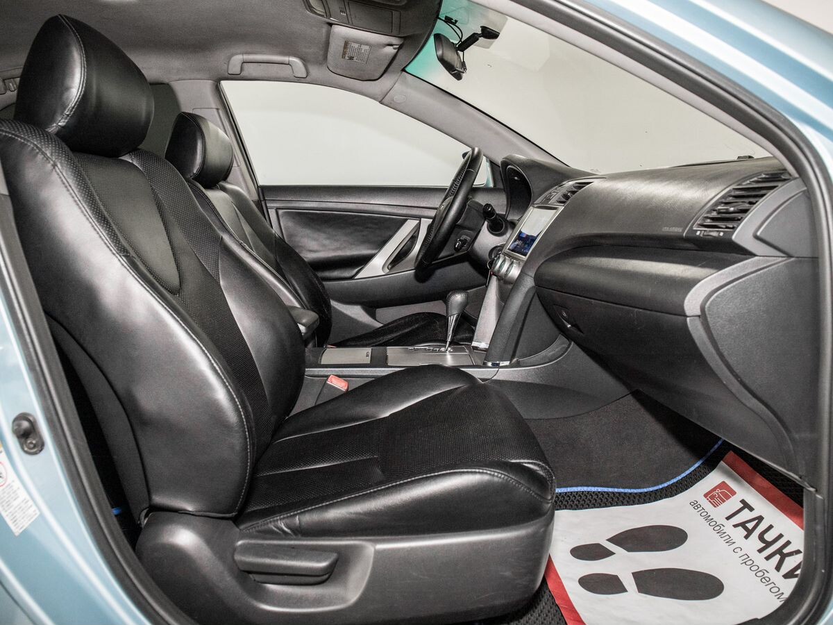 Toyota Camry 2006 - фото автомобиля