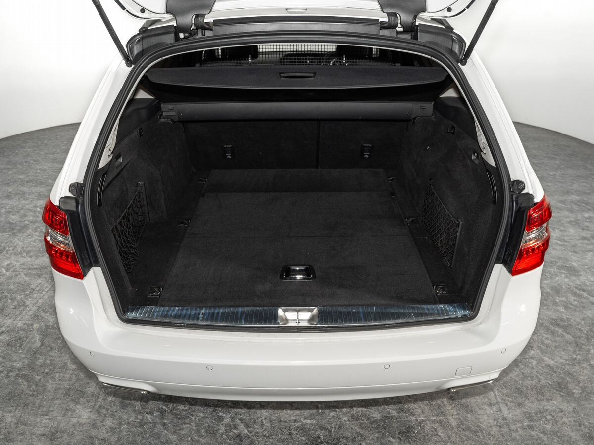 Mercedes-Benz E-Класс 2012 - фото автомобиля