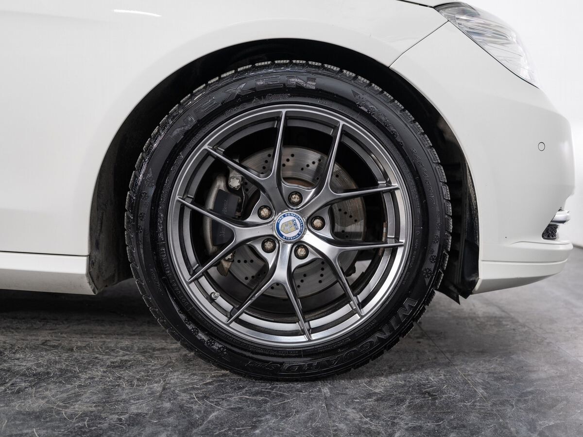 Mercedes-Benz E-Класс 2012 - фото автомобиля