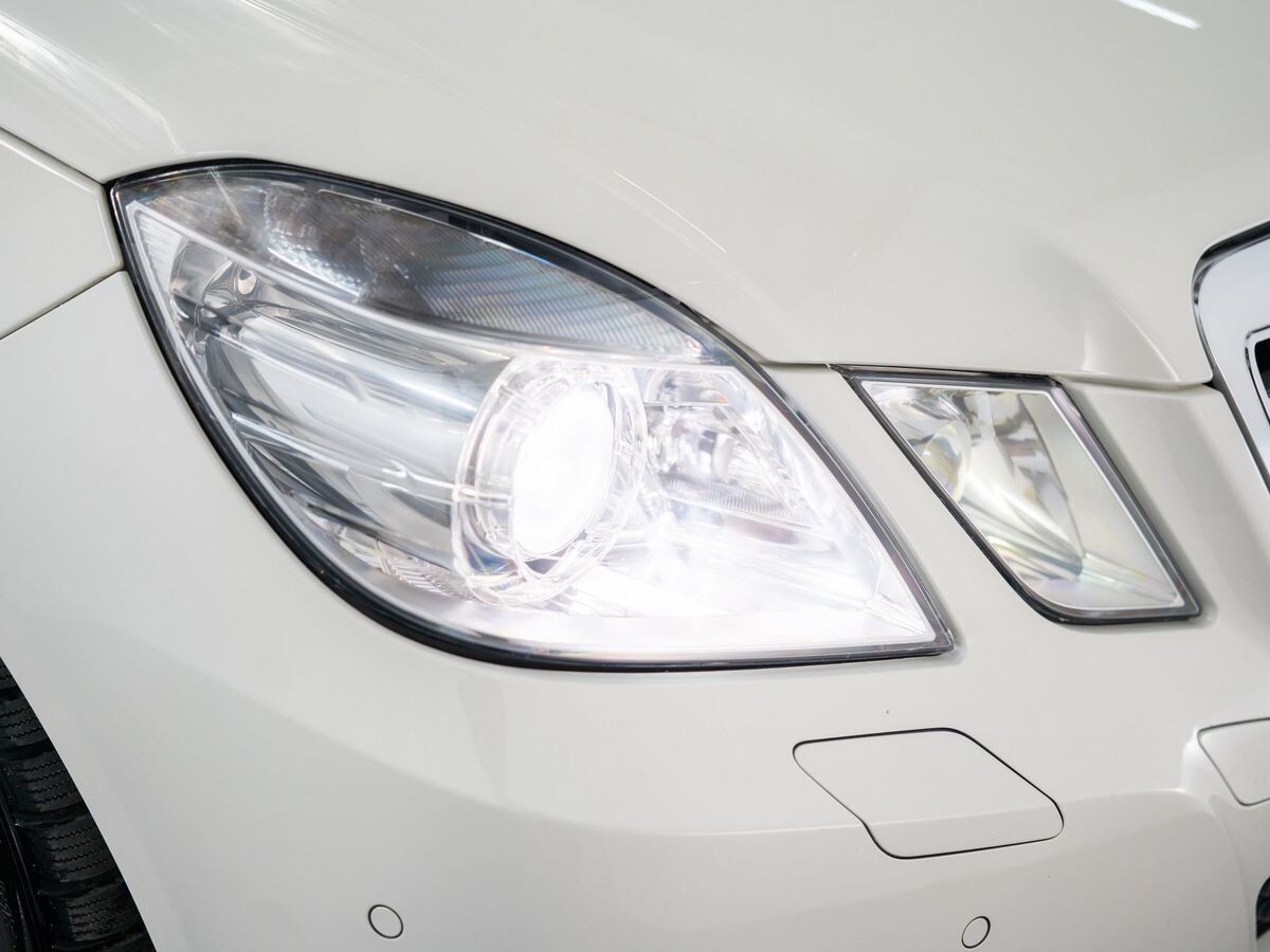 Mercedes-Benz E-Класс 2012 - фото автомобиля