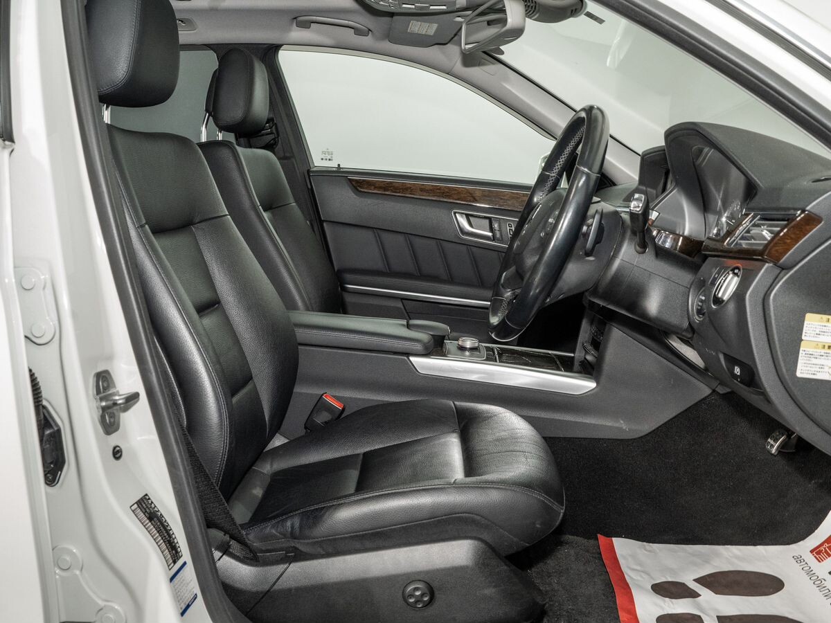 Mercedes-Benz E-Класс 2012 - фото автомобиля