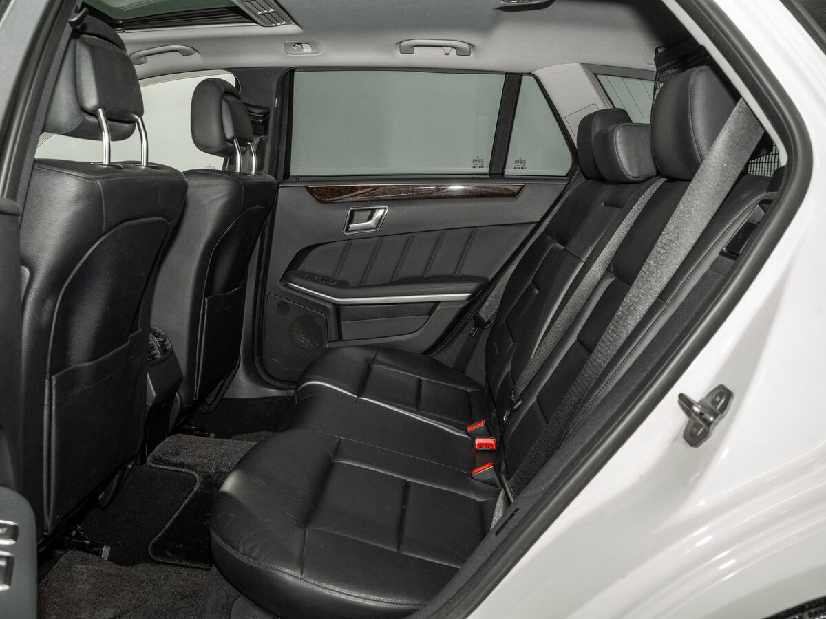 Mercedes-Benz E-Класс 2012 - фото автомобиля