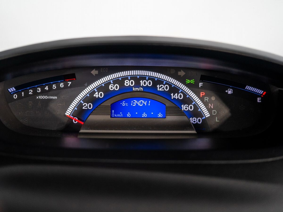 Honda Freed 2011 - фото автомобиля