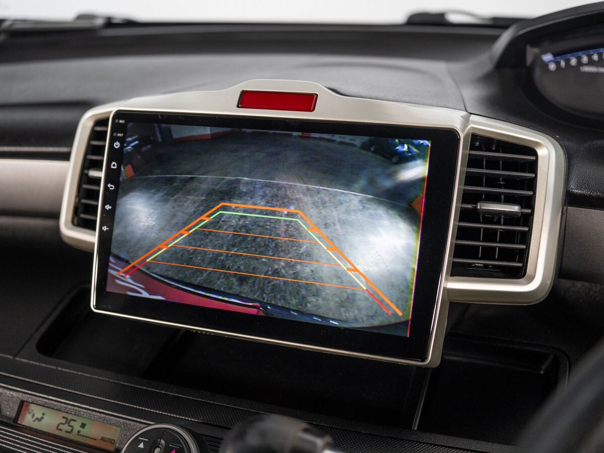 Honda Freed 2011 - фото автомобиля