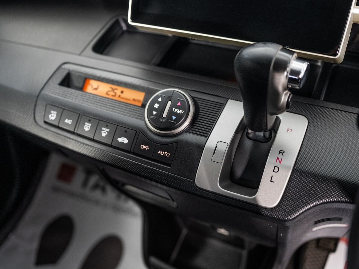 Honda Freed 2011 - фото автомобиля