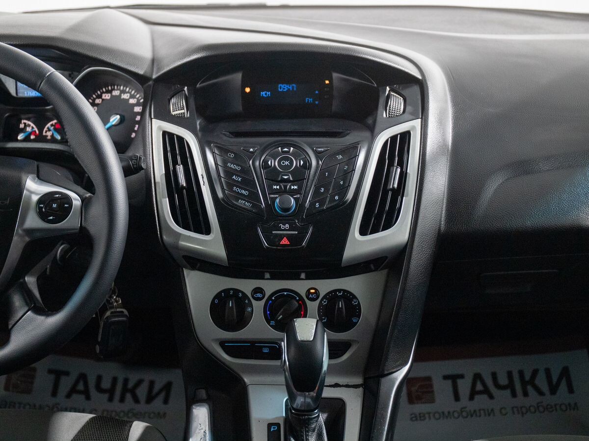 Ford Focus 2013 - фото автомобиля