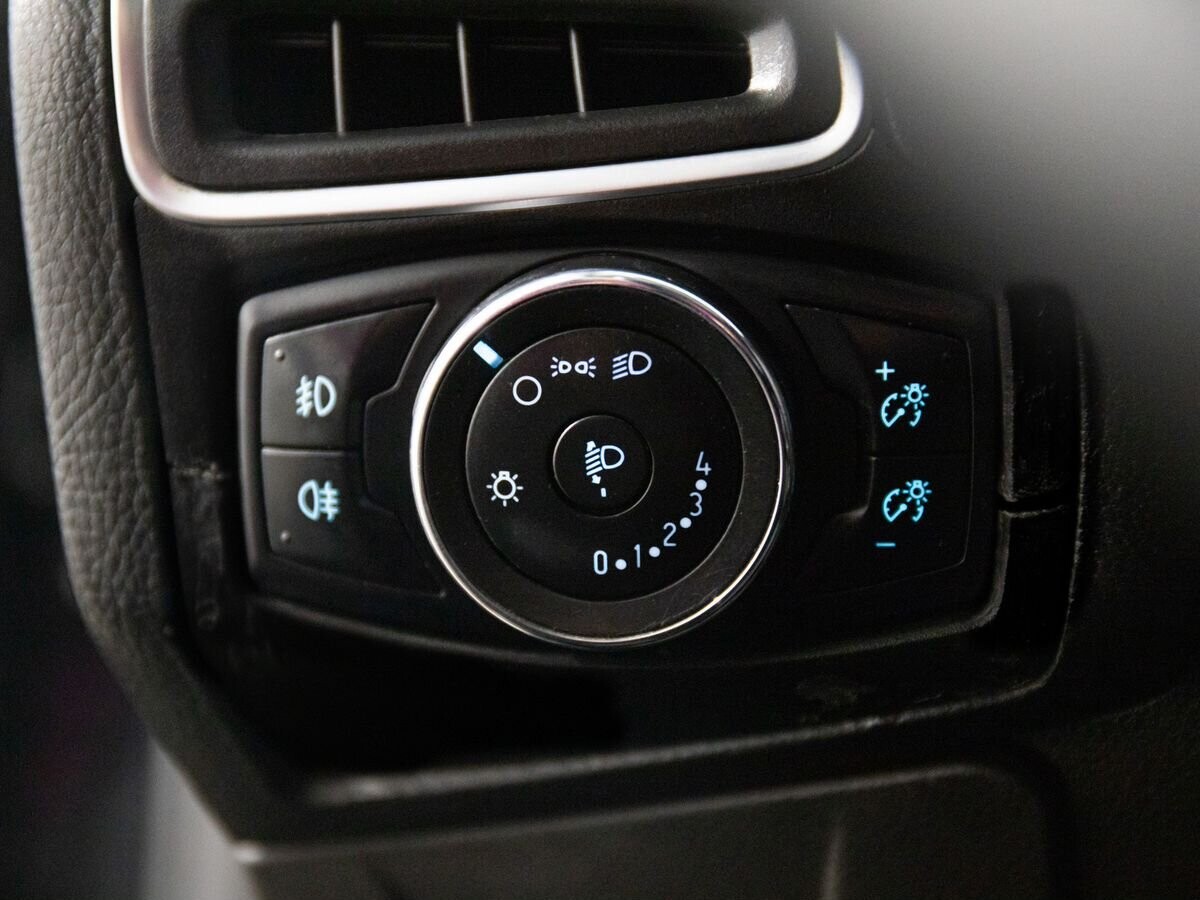 Ford Focus 2013 - фото автомобиля