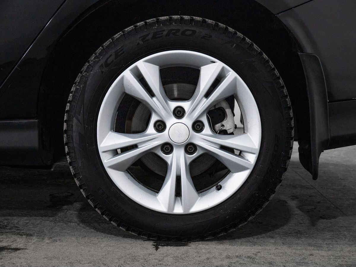 Ford Focus 2013 - фото автомобиля