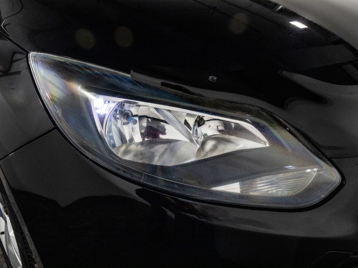 Ford Focus 2013 - фото автомобиля