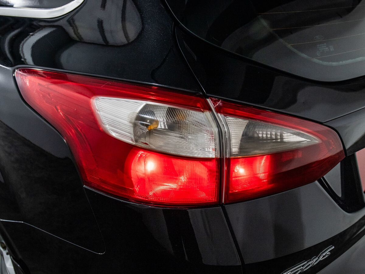 Ford Focus 2013 - фото автомобиля