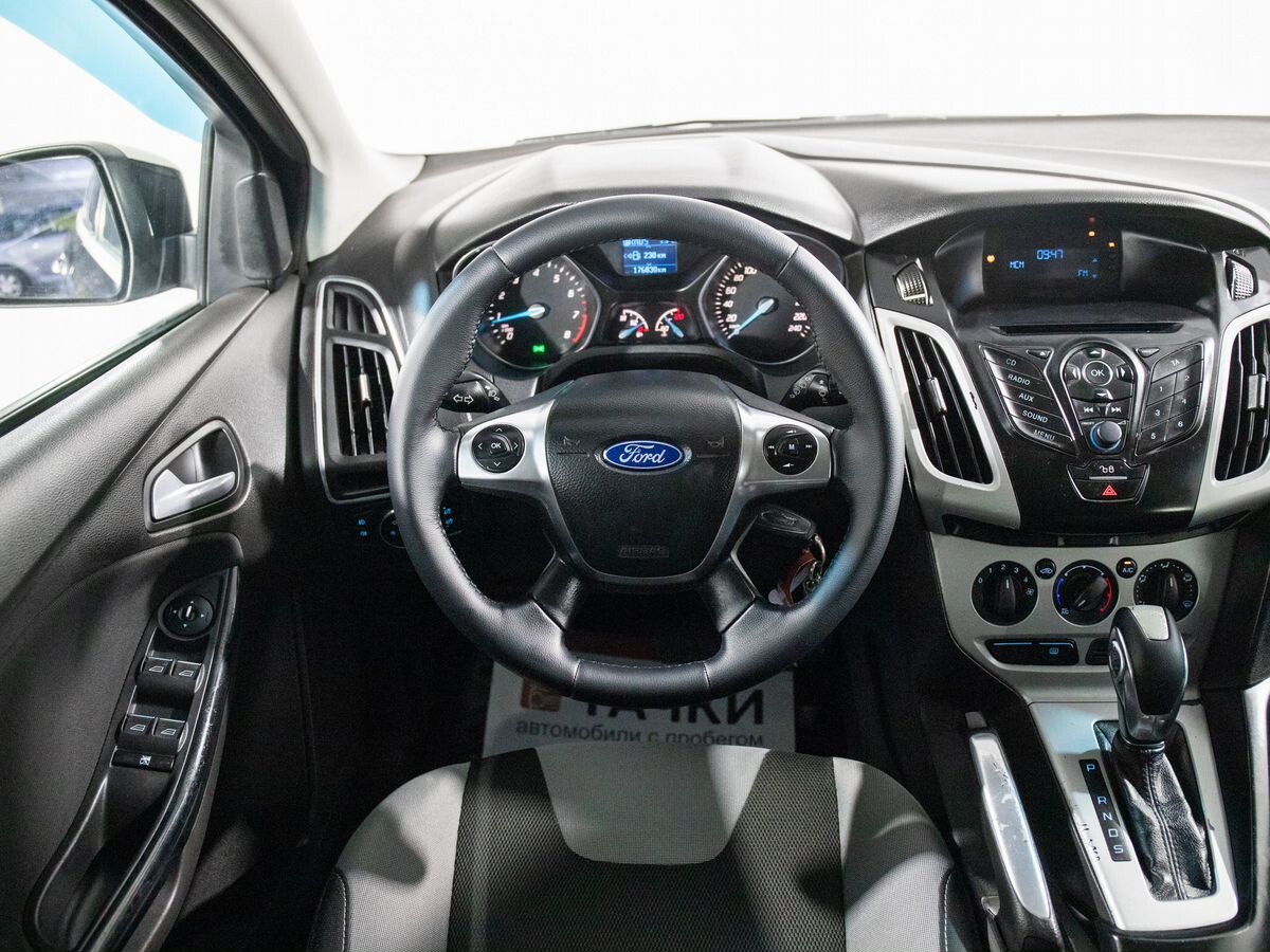 Ford Focus 2013 - фото автомобиля