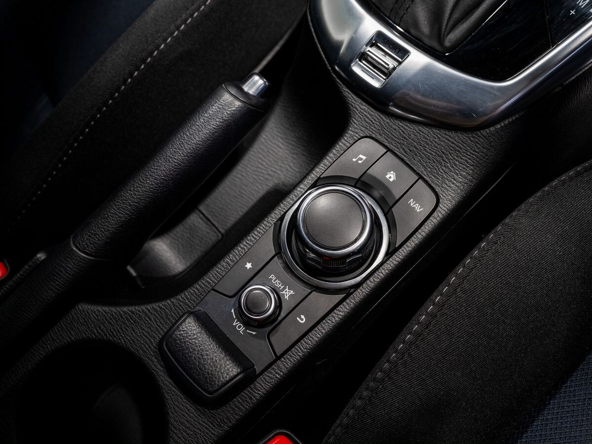 Mazda Demio 2016 - фото автомобиля