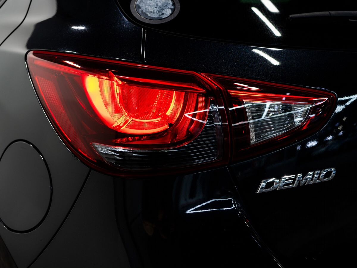 Mazda Demio 2016 - фото автомобиля