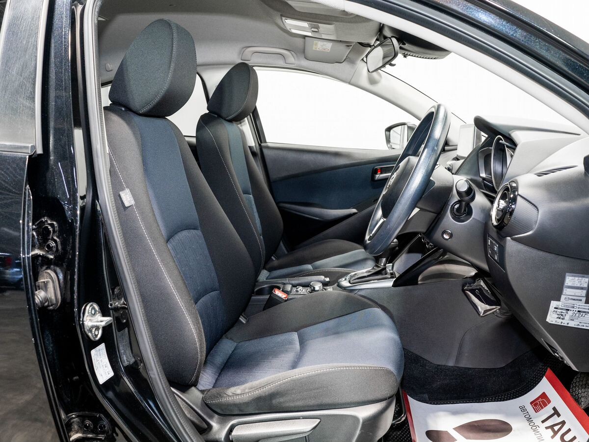 Mazda Demio 2016 - фото автомобиля