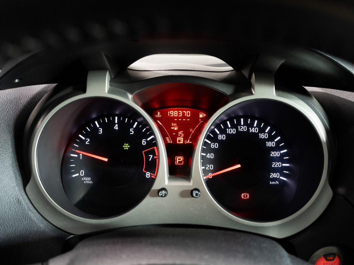 Nissan Juke 2011 - фото автомобиля