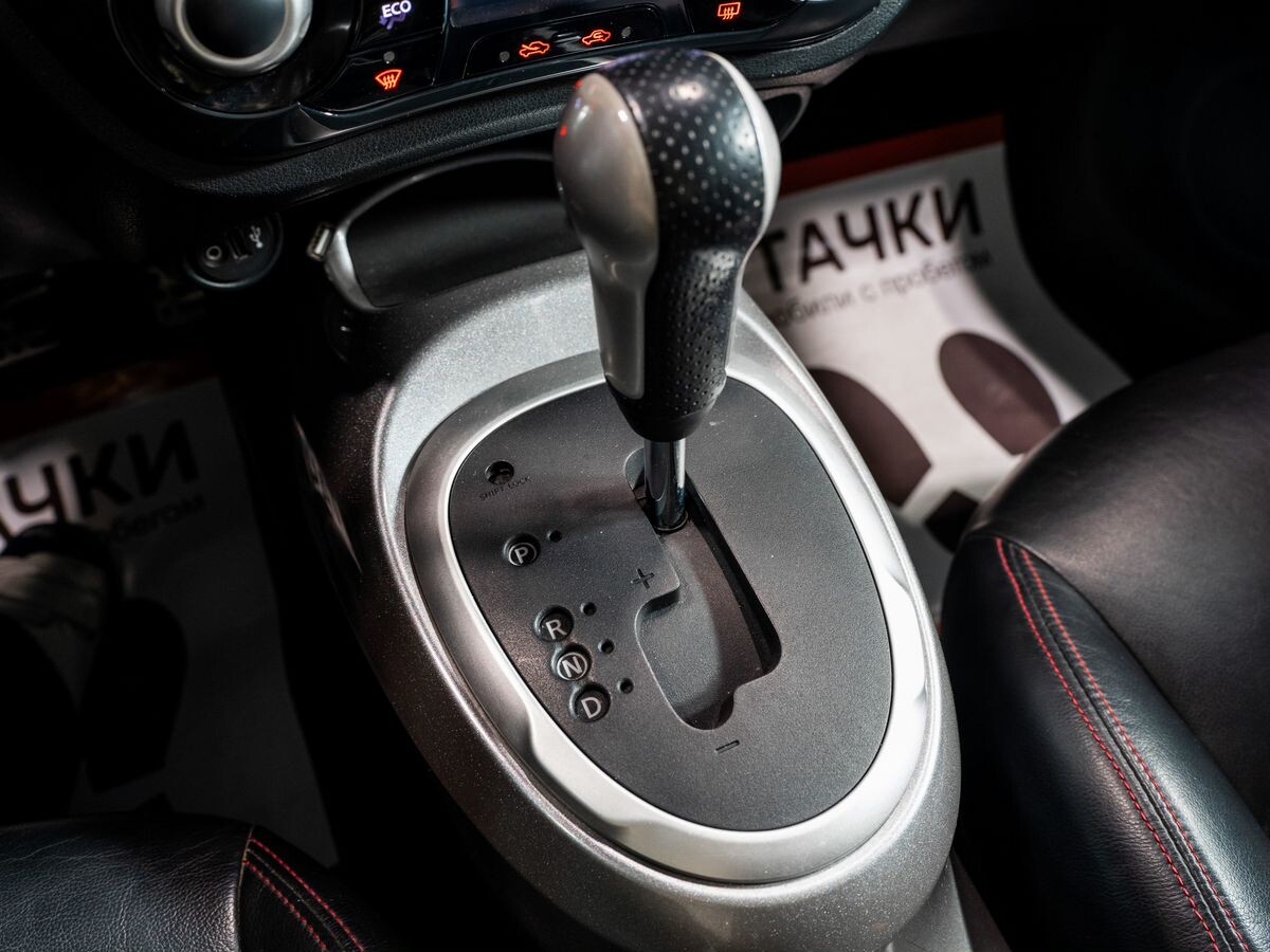 Nissan Juke 2011 - фото автомобиля