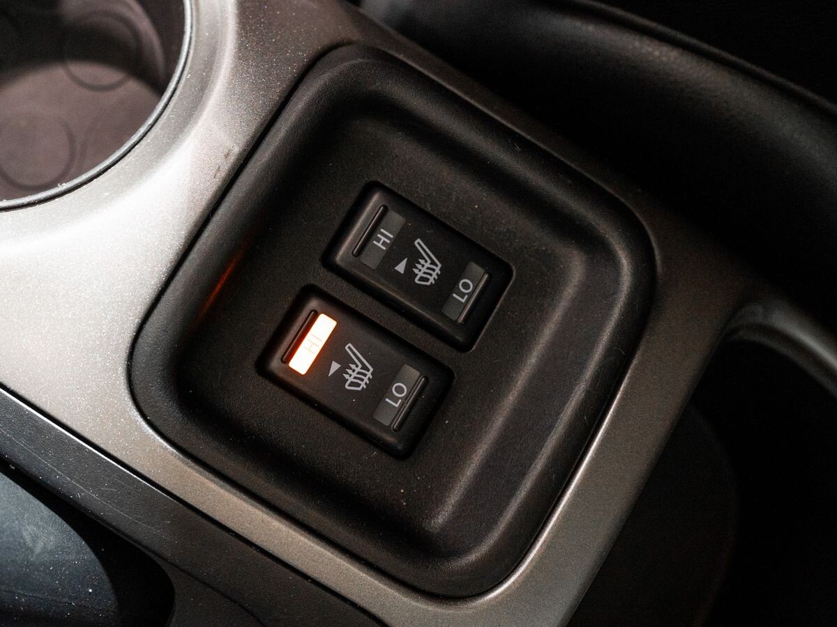 Nissan Juke 2011 - фото автомобиля