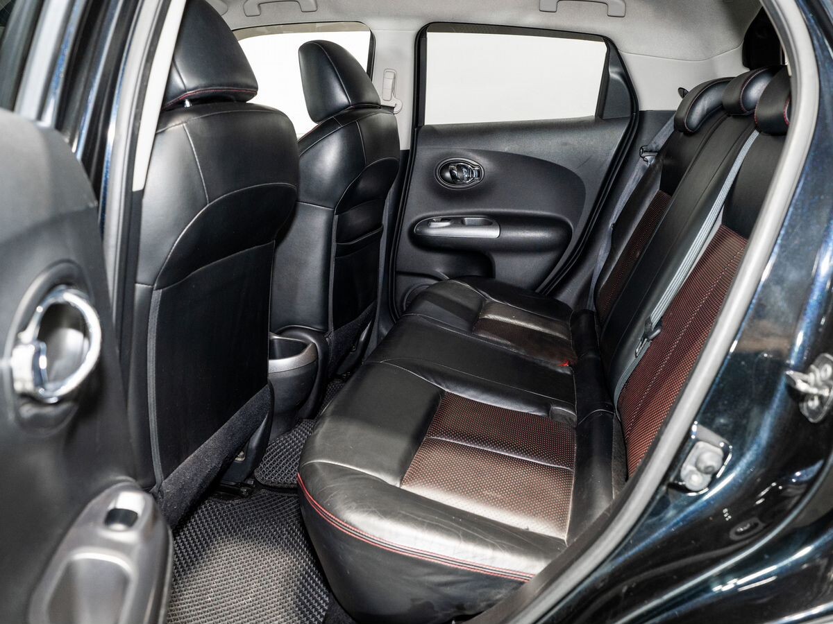 Nissan Juke 2011 - фото автомобиля