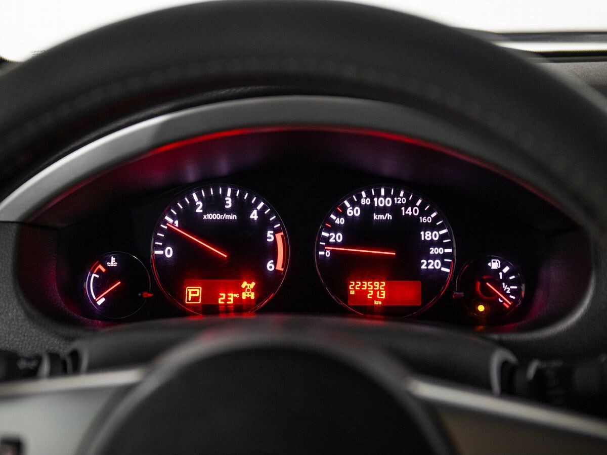 Nissan Pathfinder 2010 - фото автомобиля