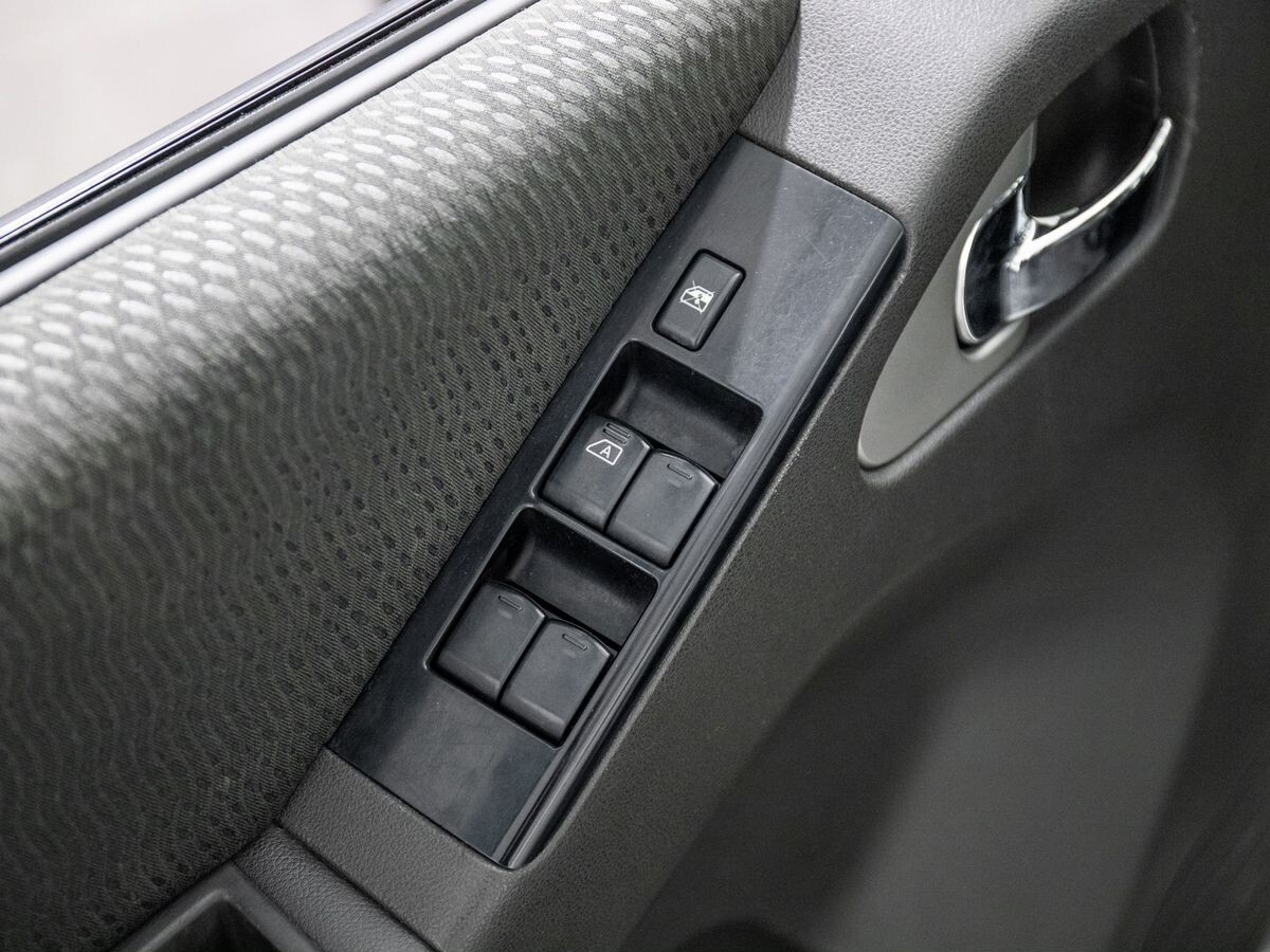 Nissan Pathfinder 2010 - фото автомобиля