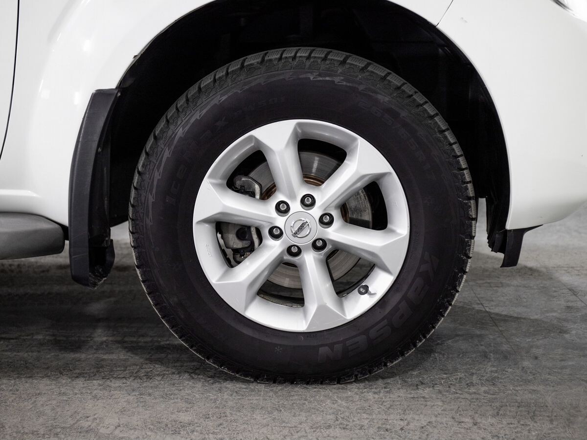 Nissan Pathfinder 2010 - фото автомобиля